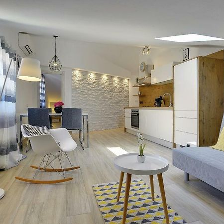 Apartment Niko Pula Luaran gambar