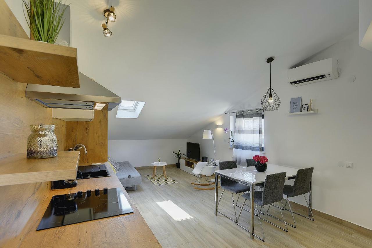 Apartment Niko Pula Luaran gambar