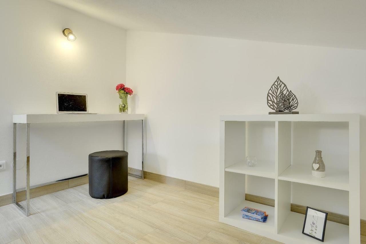 Apartment Niko Pula Luaran gambar